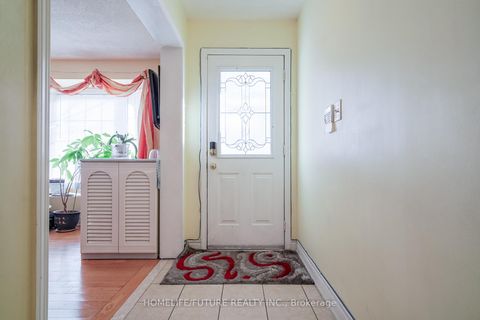 Photo 5 at 53 Skipperhill Crescent, Rouge E11, Toronto