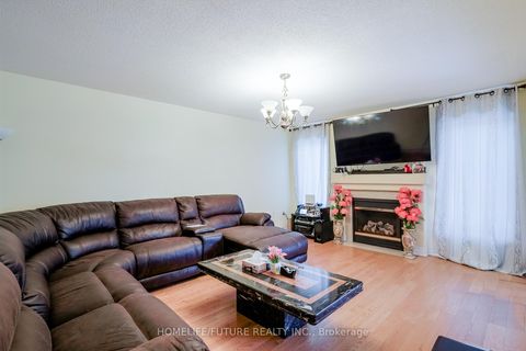 Photo 10 at 53 Skipperhill Crescent, Rouge E11, Toronto