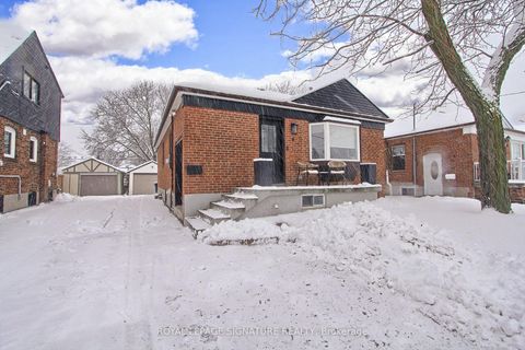 Photo 2 at 9 Rosemarie Drive, Maryvale, Toronto