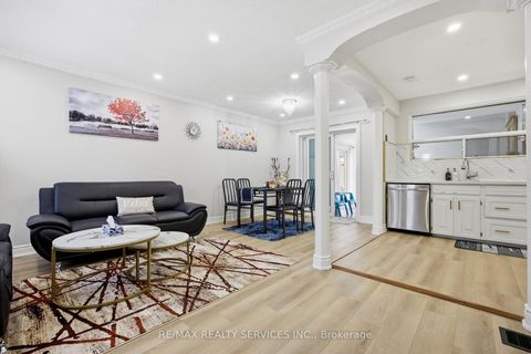 Photo 4 at 17 Avening Drive, Clairville, Toronto