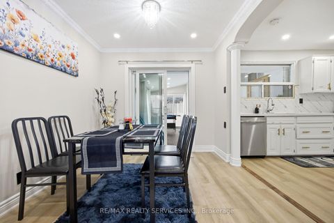 Photo 9 at 17 Avening Drive, Clairville, Toronto