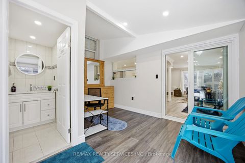 Photo 12 at 17 Avening Drive, Clairville, Toronto