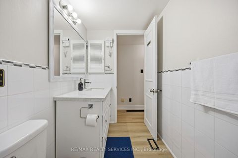 Photo 17 at 17 Avening Drive, Clairville, Toronto