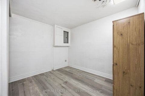 Photo 27 at 17 Avening Drive, Clairville, Toronto