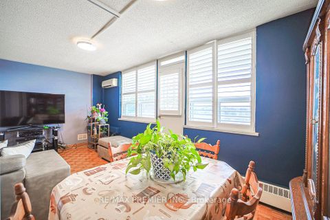 Photo 2 at 511 - 3460 Keele Street, York University Heights, Toronto