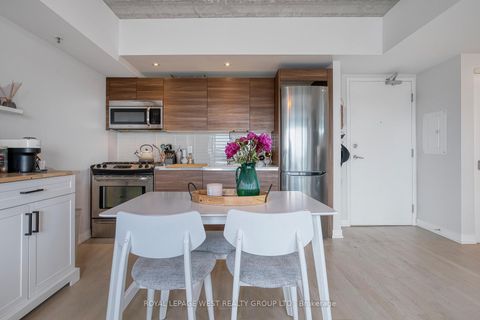 Photo 9 at 301 - 51 Lady Bank Road, Queensway, Toronto