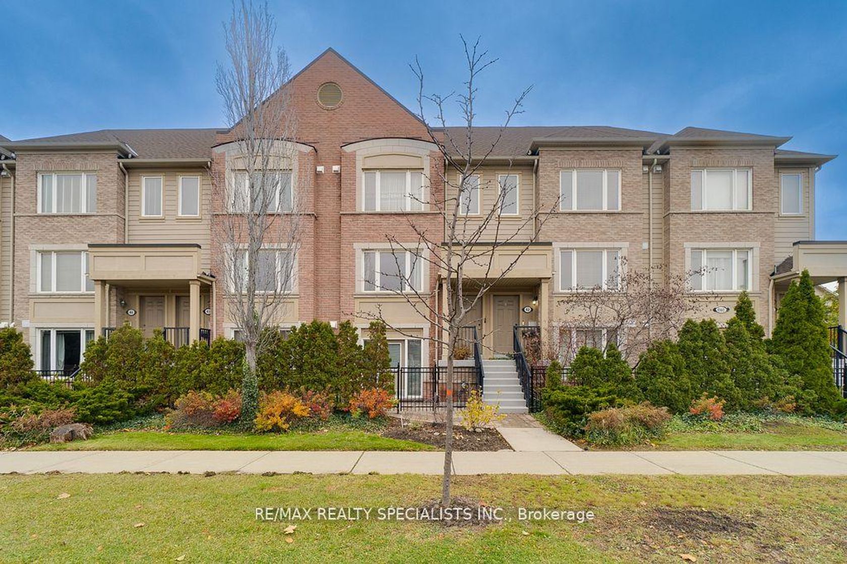 44 - 4985 Southampton Drive, Churchill Meadows, Mississauga by Loree Meneguzzi Real Estate 44 - 4985 Southampton Drive, Churchill Meadows, Mississauga