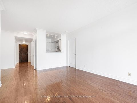 Photo 4 at 719 - 10 Delisle Avenue, St. Clair, Toronto
