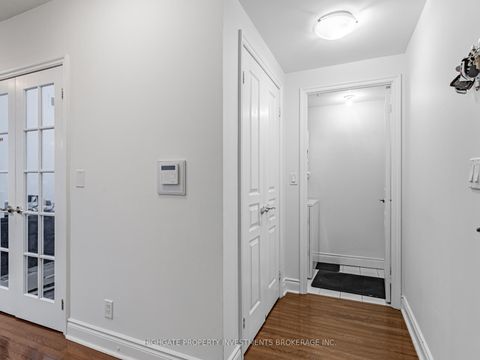 Photo 2 at 705 - 10 Delisle Avenue, St. Clair, Toronto