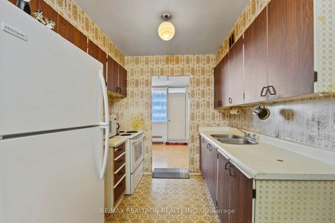 Photo 12 at 909 - 155 Marlee Avenue, Belgravia, Toronto