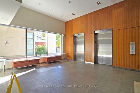 Photo 3 at 402 - 222 The Esplanade Avenue, Waterfront Communities C8, Toronto