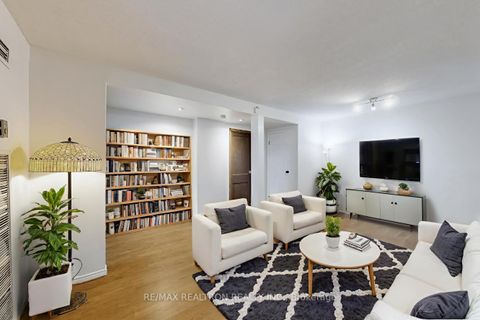 Photo 5 at 402 - 222 The Esplanade Avenue, Waterfront Communities C8, Toronto