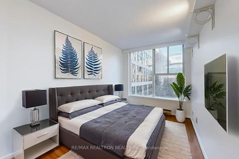 Photo 8 at 402 - 222 The Esplanade Avenue, Waterfront Communities C8, Toronto