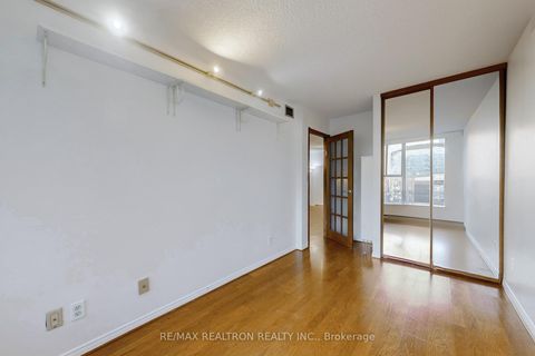 Photo 22 at 402 - 222 The Esplanade Avenue, Waterfront Communities C8, Toronto