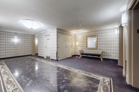 Photo 32 at 402 - 222 The Esplanade Avenue, Waterfront Communities C8, Toronto