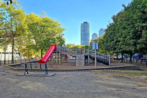 Photo 38 at 402 - 222 The Esplanade Avenue, Waterfront Communities C8, Toronto