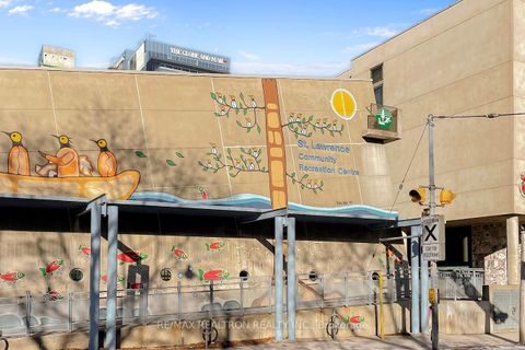 Photo 42 at 402 - 222 The Esplanade Avenue, Waterfront Communities C8, Toronto