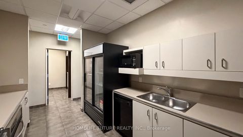 Photo 38 at 1906 - 8 York Street, Waterfront Communities C1, Toronto