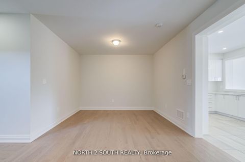 Photo 7 at 23 Virro Court, West Woodbridge, Vaughan