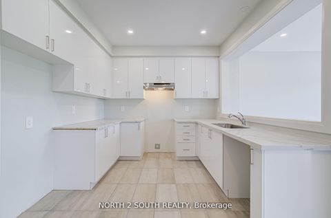 Photo 11 at 23 Virro Court, West Woodbridge, Vaughan