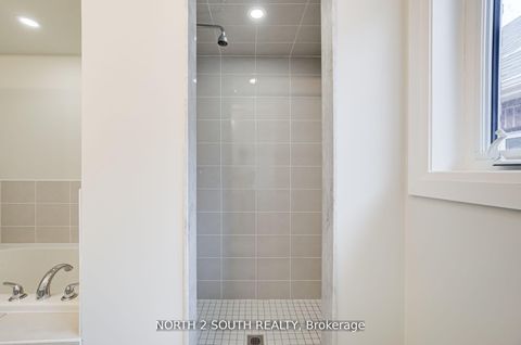 Photo 33 at 23 Virro Court, West Woodbridge, Vaughan