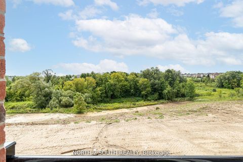 Photo 37 at 23 Virro Court, West Woodbridge, Vaughan