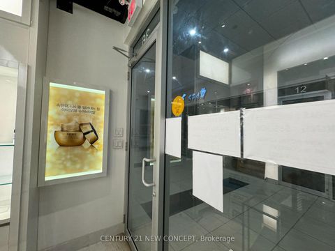 Photo 5 at 36 - 384 Yonge Street, Bay Street Corridor, Toronto