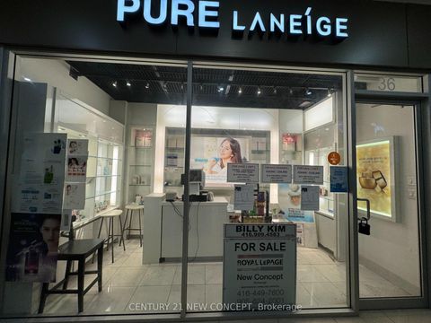 Photo 10 at 36 - 384 Yonge Street, Bay Street Corridor, Toronto