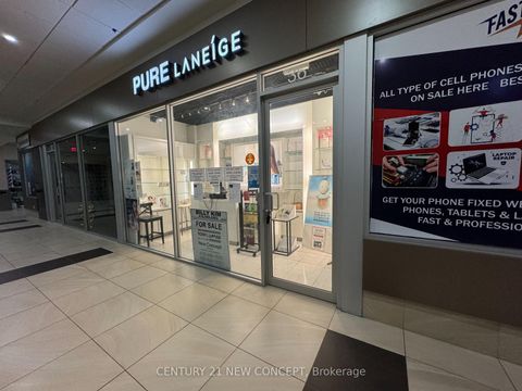 Photo 13 at 36 - 384 Yonge Street, Bay Street Corridor, Toronto