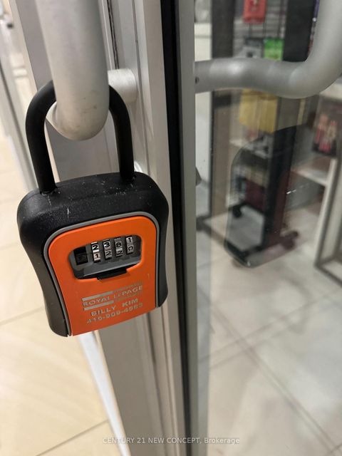 Photo 14 at 36 - 384 Yonge Street, Bay Street Corridor, Toronto