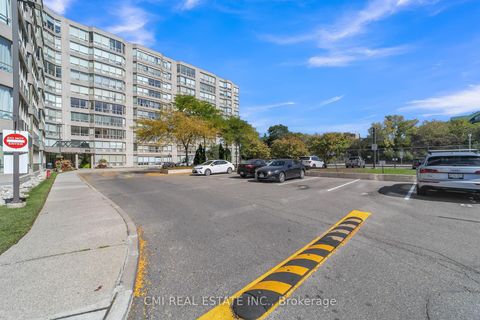 Photo 9 at 805 - 309 Major Mackenzie Drive E, Crosby, Richmond Hill