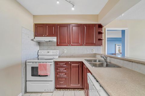 Photo 16 at 805 - 309 Major Mackenzie Drive E, Crosby, Richmond Hill