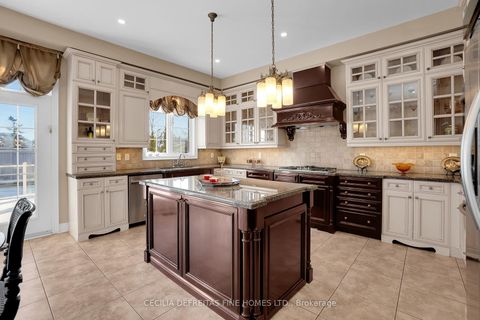 Photo 15 at 11 Beauvista Court, Vellore Village, Vaughan