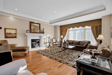 Photo 19 at 11 Beauvista Court, Vellore Village, Vaughan