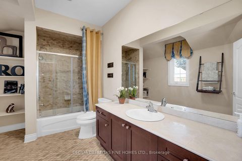 Photo 26 at 11 Beauvista Court, Vellore Village, Vaughan