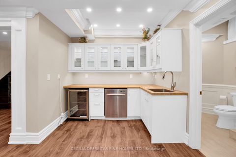 Photo 33 at 11 Beauvista Court, Vellore Village, Vaughan