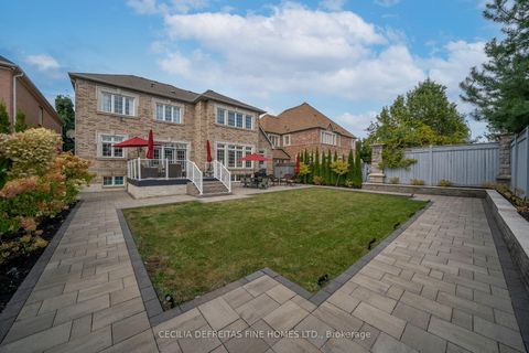 Photo 37 at 11 Beauvista Court, Vellore Village, Vaughan