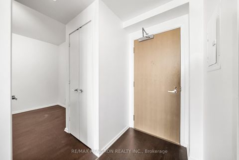 Photo 15 at 6010 - 1 Bloor Street E, Yonge Corridor, Toronto