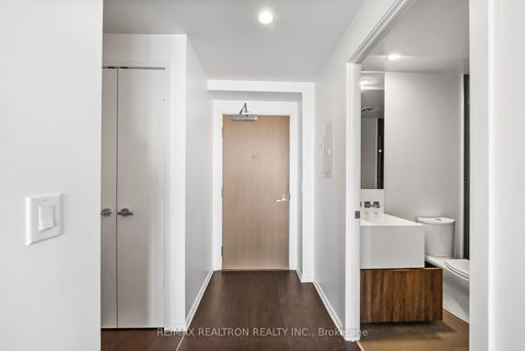 Photo 16 at 6010 - 1 Bloor Street E, Yonge Corridor, Toronto