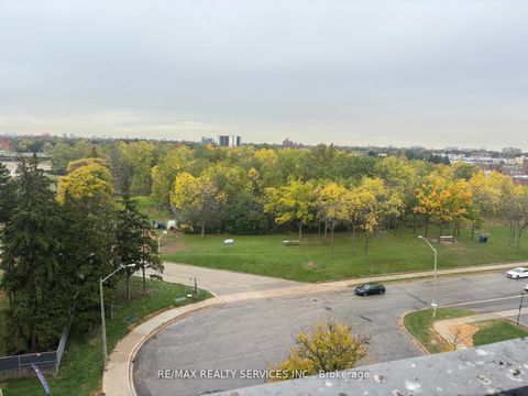 Photo 3 at 806 - 40 Panorama Court, Jamestown, Toronto