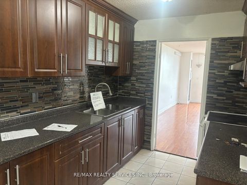 Photo 9 at 806 - 40 Panorama Court, Jamestown, Toronto