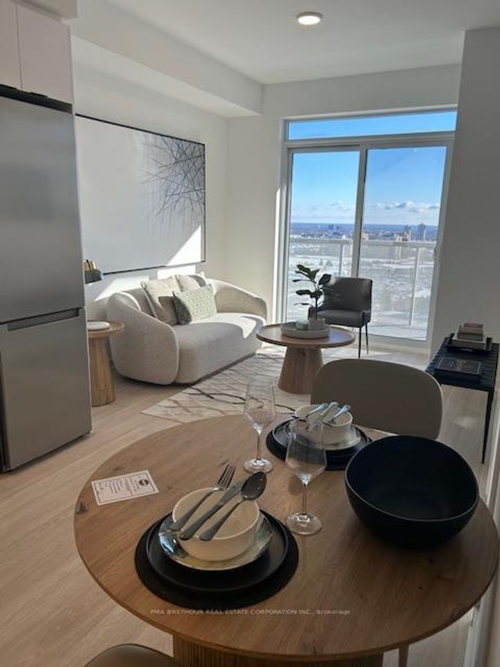 Photo 11 at 1704 - 5105 Hurontario Street N, Hurontario, Mississauga