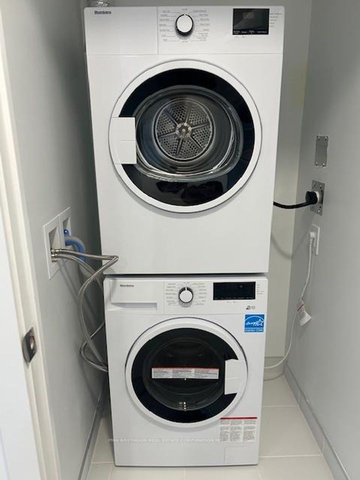 Photo 16 at 1704 - 5105 Hurontario Street N, Hurontario, Mississauga