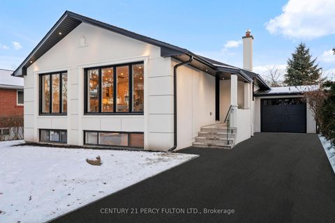 Photo 2 at 3 Learmont Drive, Richview, Toronto
