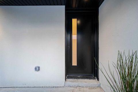 Photo 4 at 3 Learmont Drive, Richview, Toronto