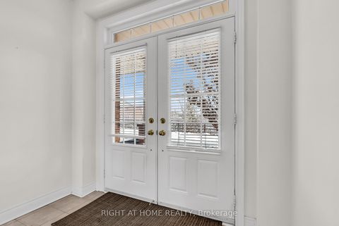 Photo 3 at 9 - 320 Ravineview Drive, Rural Vaughan, Vaughan