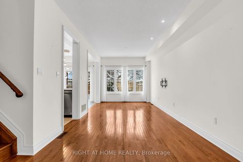 Photo 6 at 9 - 320 Ravineview Drive, Rural Vaughan, Vaughan