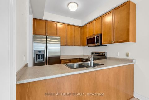 Photo 13 at 9 - 320 Ravineview Drive, Rural Vaughan, Vaughan