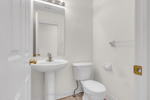 Photo 18 at 9 - 320 Ravineview Drive, Rural Vaughan, Vaughan