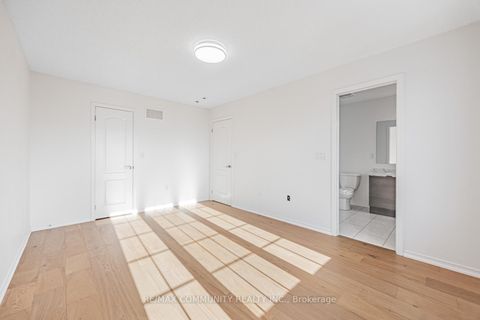 Photo 25 at 4 Healthcote Lane, Central, Ajax